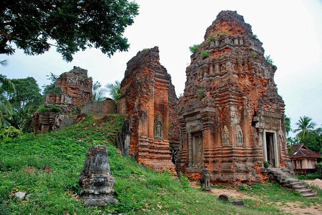 Holidays Cambodia 2020 & 2021, see Roluos group temple