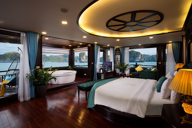 Luxury Halong bay    tours  by   La Regina Legend Cruise