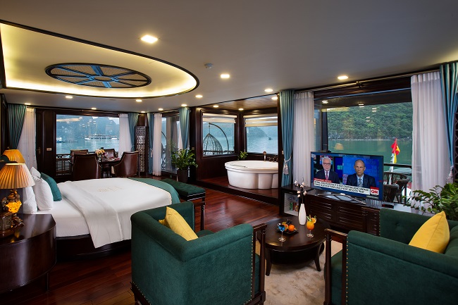 Luxury Halong bay    tour package  by   La Regina Legend Cruise