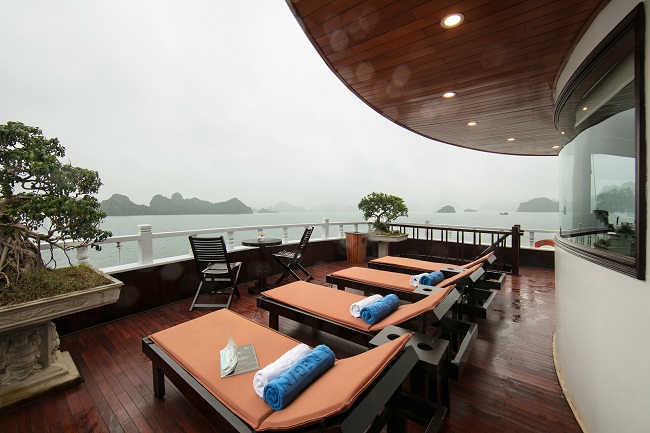 Luxury Halong bay tour Vietnam by La Regina Royal Cruise