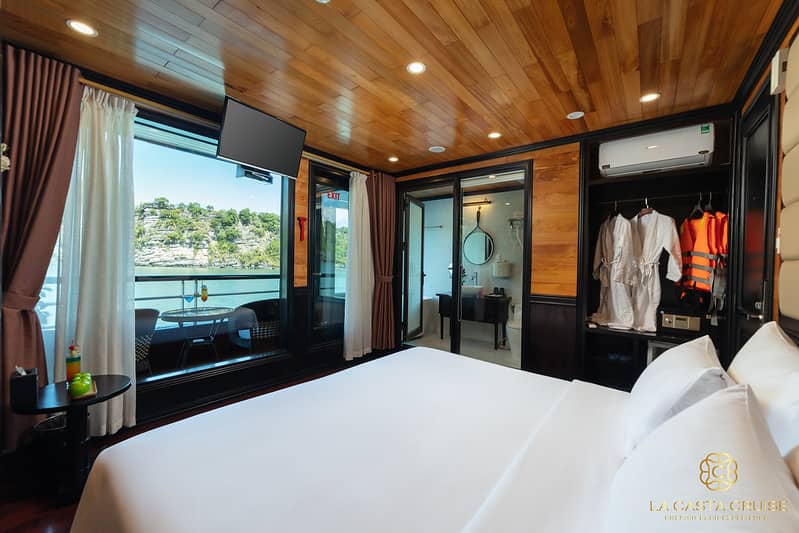 5 star  Huong Hai Sealife Cruise - Tour   Hạ Long  Du Thuyền Ngủ Đêm 5 Sao  cùng  với Deluxe Vietnam Tours Co.,Ltd  2020 - 2021 - 2022 