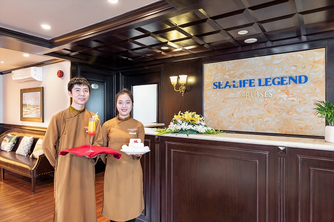  Tour  Hạ Long - Lan Hạ - Cát Bà Trên Du Thuyền Ngủ Đêm 5 star   Sealife Legend Cruise  cùng  với Deluxe Vietnam Tours Co.,Ltd  2020 - 2021 - 2022 