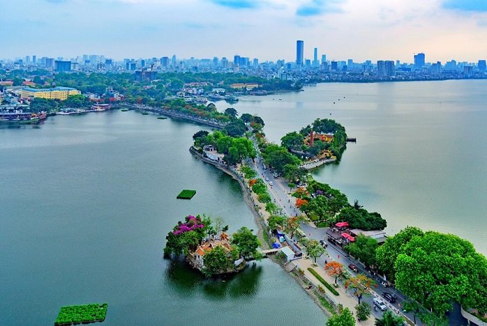 Customize your 5d4n Hanoi tour package Malaysia, Singapore with the westlake