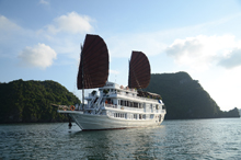 hanoi travel package with 1night tour halong bay with V'spirit cruise