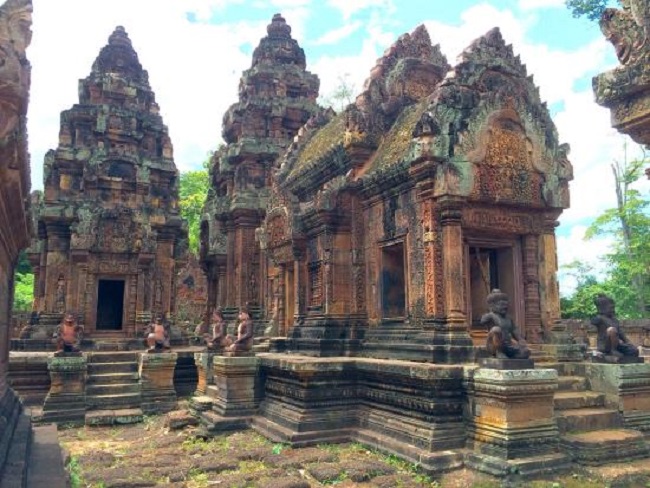 Plan your Cambodia package tours  2020 & 2021 with Banteay Srei