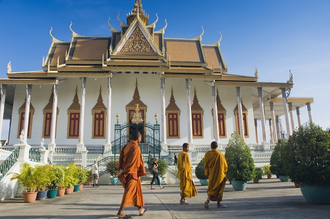Plan your Cambodia holiday 2020 & 2021, visit Royal Silver Pagoda  in Phnom Penh city