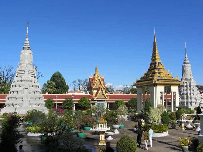 Plan your Cambodia holidays 2020 & 2021, visit Royal Silver Pagoda  in Phnom Penh city