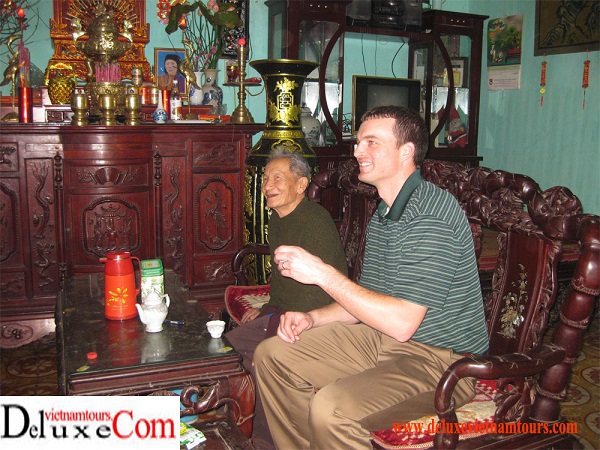 SDARL on village tours in Hanoi - Vietnam