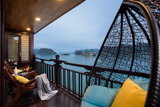 Luxury tours Halong bay   by Luxury La Regina Legend Cruise