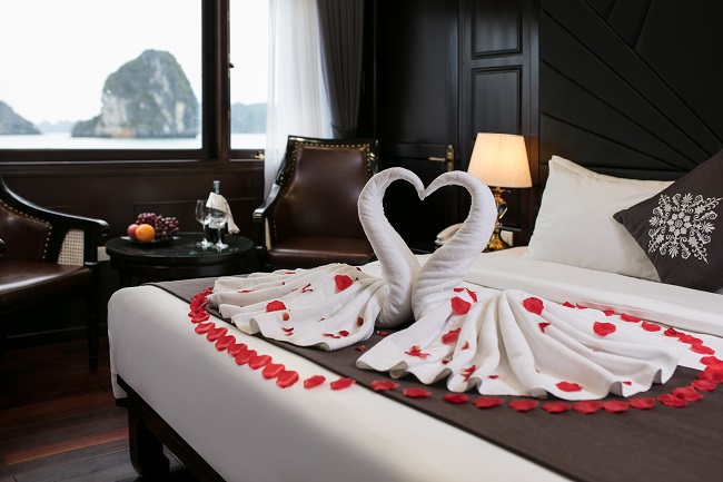  Amazing Halong bay  overnight tour Vietnam by Luxury La Regina Royal Cruise