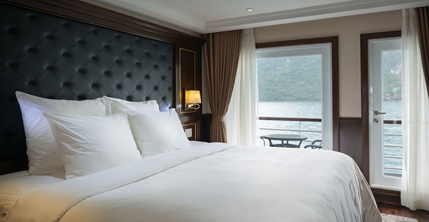 Paradise Elegance Cruise offers Hanoi halong bay tour package