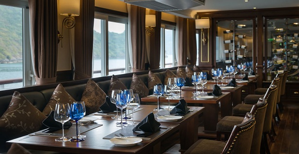 Paradise Elegance Cruise restaurant