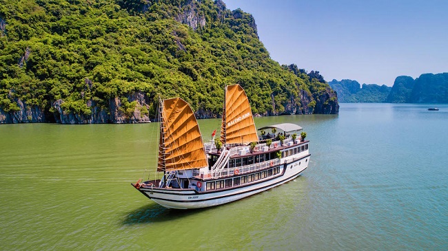 Halong bay trip from Hanoi with Baitho cruise