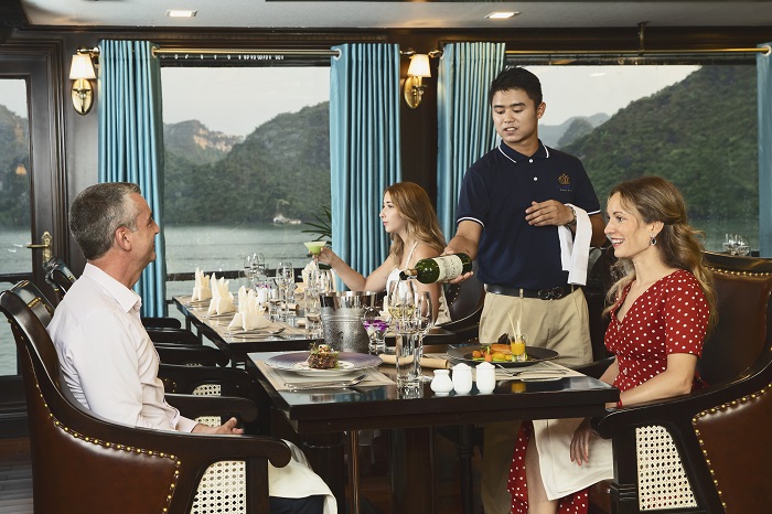 5star   La Regina Legend Cruise operates Halong Bay boat Tours from Hanoi 2020 - 2021 - 2022 