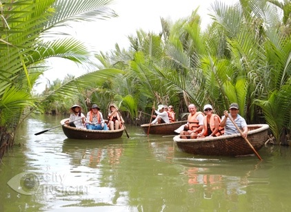 Camthanh boat trip hightlighs your Vietnam travel Hanoi to Hoi An
