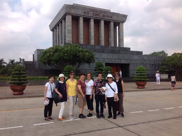 Ho Chi Minh mausolumn is mostly customized by Hanoi travel agency