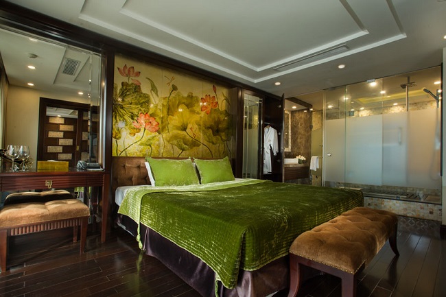  luxury hotel Hanoi tour package