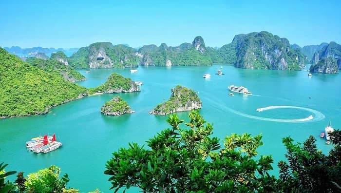 Halong bay is the top of 6 day tour in Hanoi Vietnam