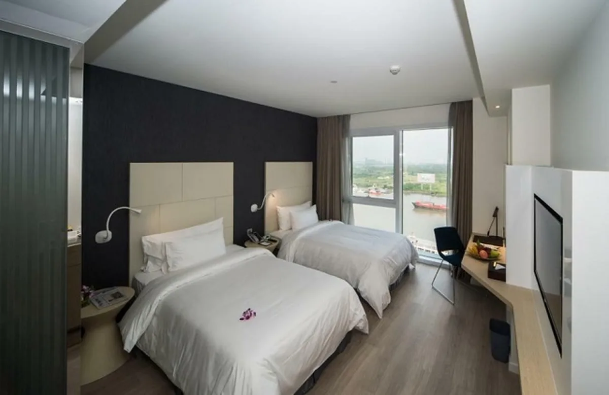 Liberty Central Saigon Riverside - Luxury 4 star hotel Vietnam