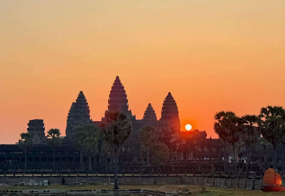 Private Vietnam and Cambodia tour with the exploration of the mysteries