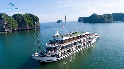 luxury 4star cabin on  Halong bay cruise for 5day Hanoi Vietnam  tour package Singapore  2023 - 2024 with Deluxe Vietnam Tours Hanoi travel agency