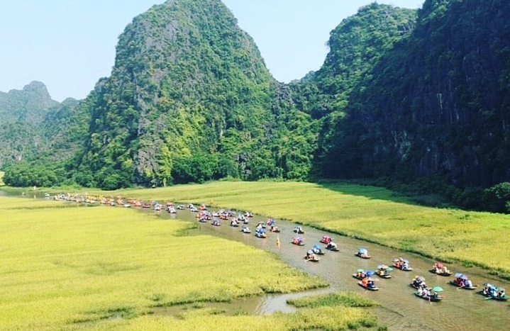 Travel Vietnam,  join Hoa Lu - Mua Cave -  Tam Coc tour from Hanoi