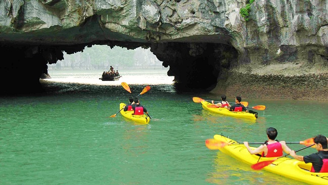 Nice kayaking tour for your Vietnam New Year Holiday