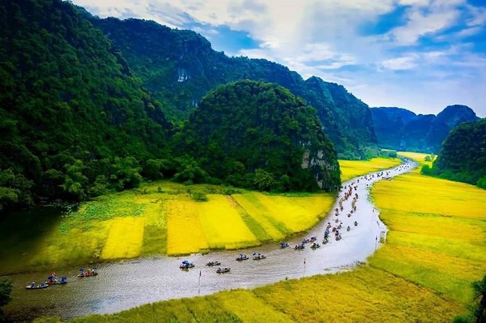 Tamcoc tour on 10day Vietnam package deals