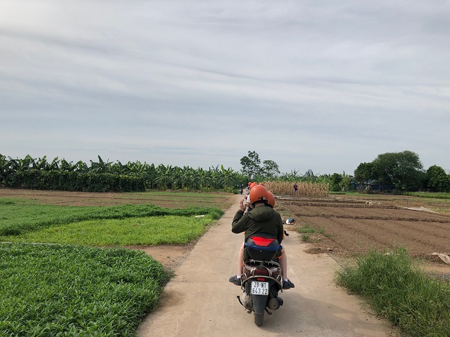 Amazing Vietnam motorbike tour Hanoi countryside - Ninhbinh - Trangan Heritage Site